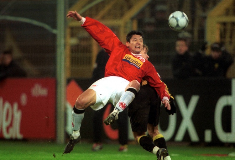 华体会官网-杨晨52岁生日,FIFA祝福:以双脚探路,点亮后来者望向远方的目光