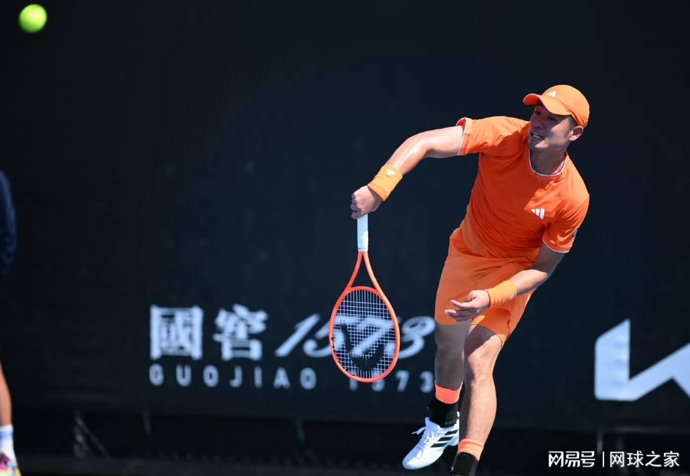 华体会官网-吴易昺迎开门红，感冒后又透露腿伤，调侃只记得下轮对手脱发严重