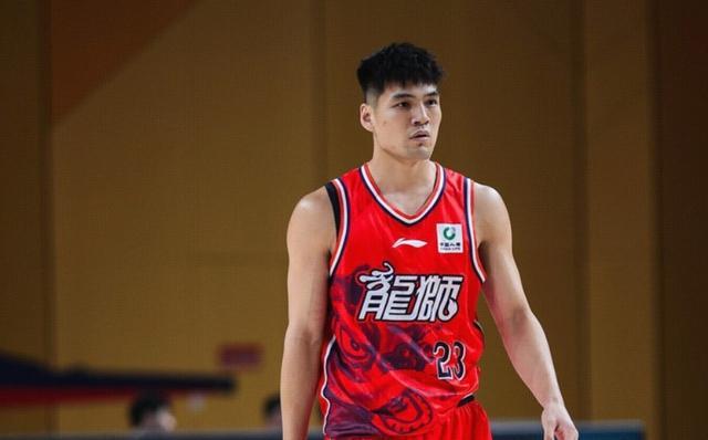 华体会正版下载-回避老东家,媒体人:陈国豪交易中有条款,对北控只能打一节