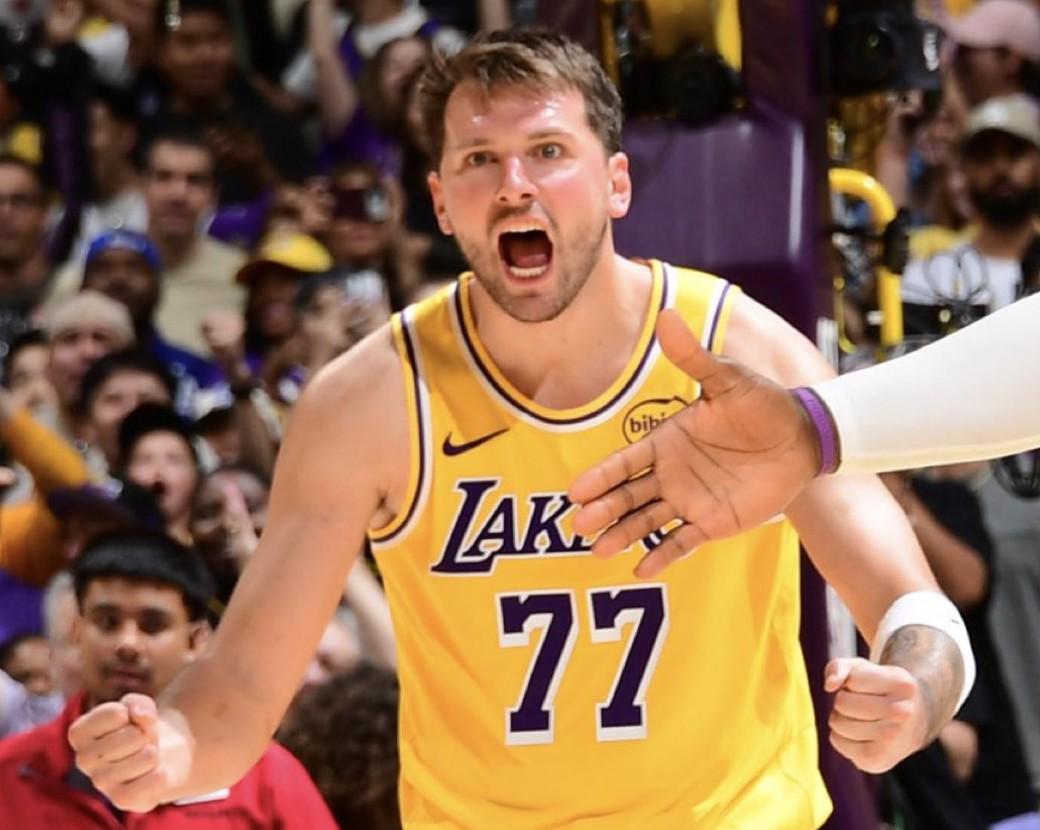 华体会官网-东契奇谈绝杀:看到包夹我选择了撤步,我对自己的投篮有信心